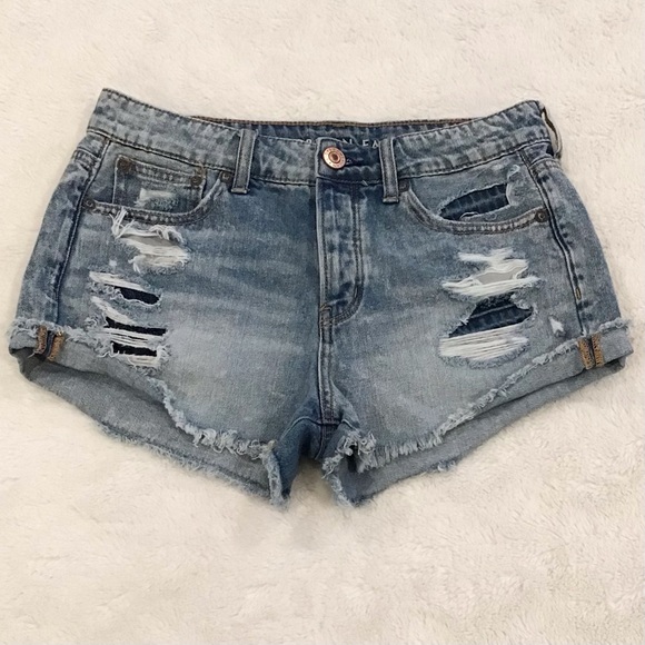 American Eagle 2 Tomgirl Shortie 2019 Denim Women’s Shorts Distressed Button Fly - Picture 1 of 10